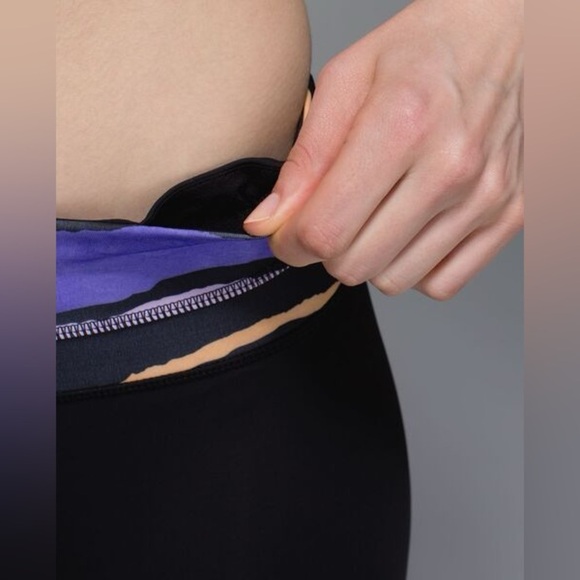 Lululemon Run Inspire Crop II *Block-It Pocket - Picture 4 of 10